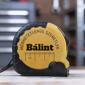 Névre szóló mérőszalag