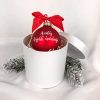 Díszcsomagolás karácsonyi üveggömbhöz